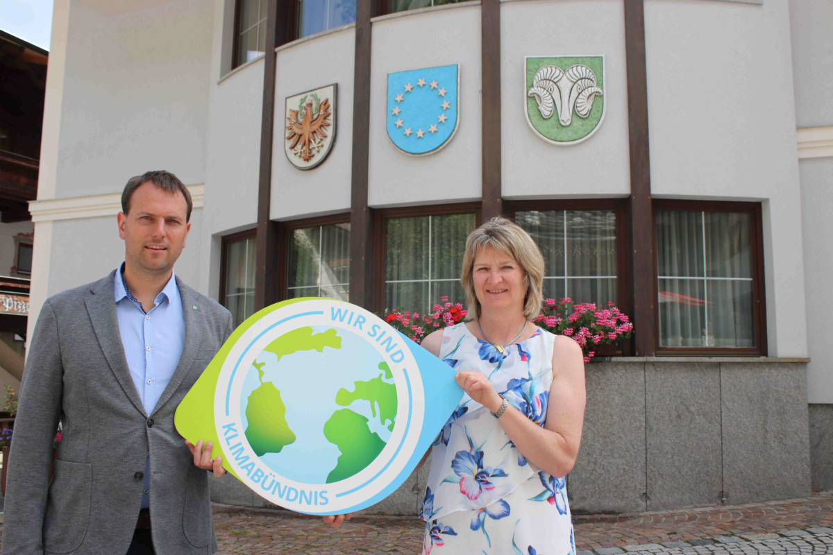 Bürgermeister Simon Grubauer und Klimabeauftragte Alexandra Peer