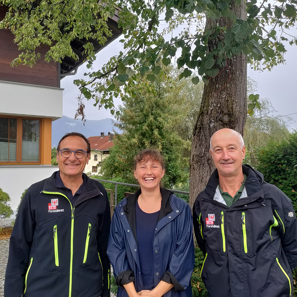 Kurt Ziegner (Land Tirol/ Abteilung Forstplanung), Sigrid Mourtis Andersen (Klimabündnis Tirol), Karl Krug (Waldaufseher Gemeinde Wildermieming)